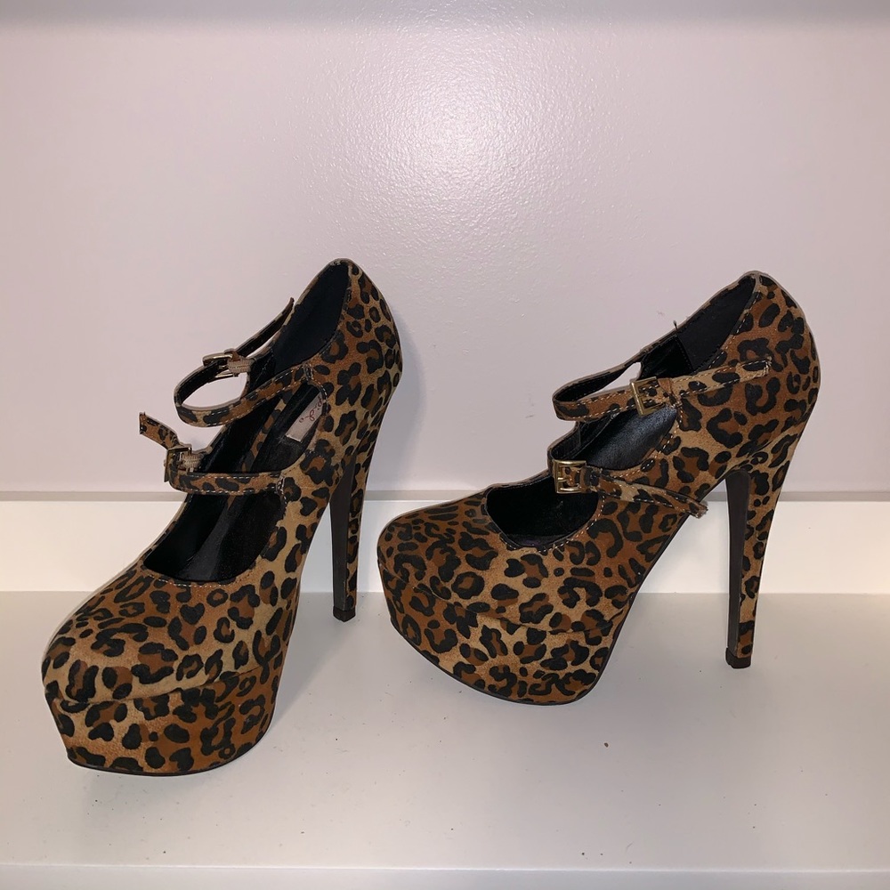 Qupid Leopard Pumps
